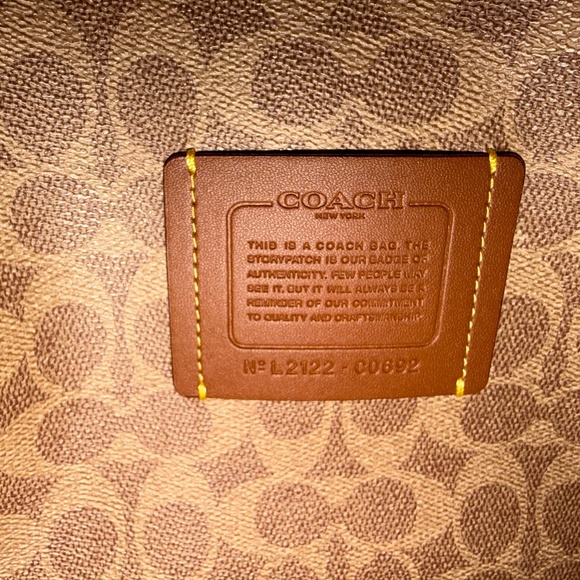 Willow Tote in color-block signature canvas - Picture 4 of 5